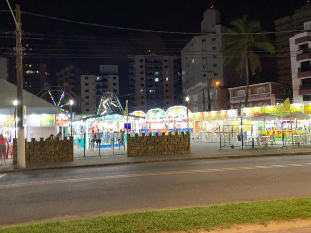 Apartamento Frente Ao Mar Com Varanda E Piscina Praia Grande  Bagian luar foto